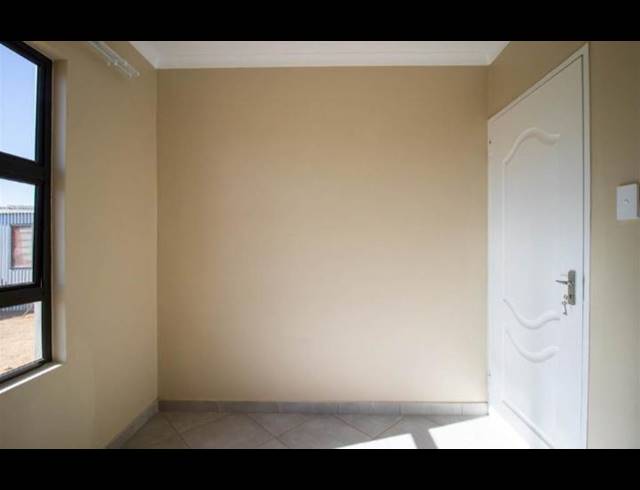 3 BEDROOM HOUSE FOR SALE IN WINDMILL PARK EXT